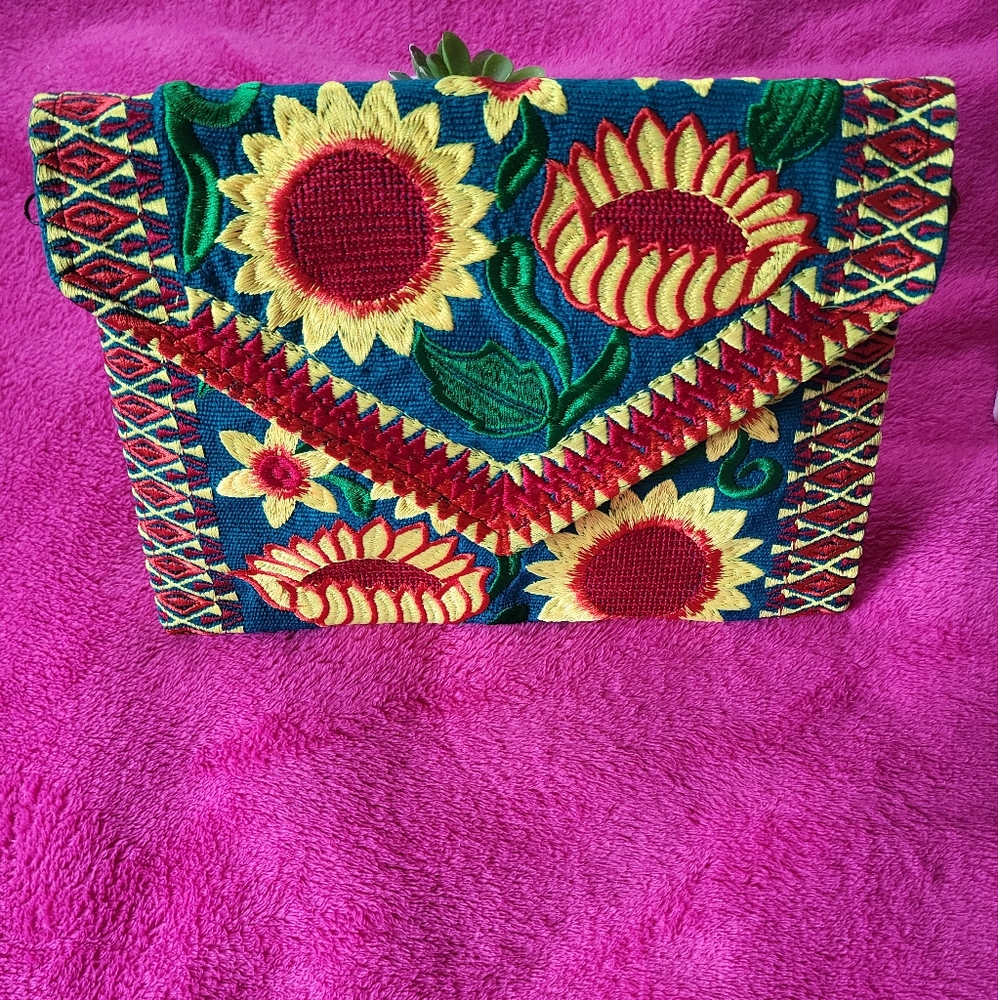 New Mexican embroidered purse from Chiapas Mexico - Picture 5 of 7